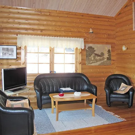 Ferienhaus Mit Sauna 펜션 푸말라